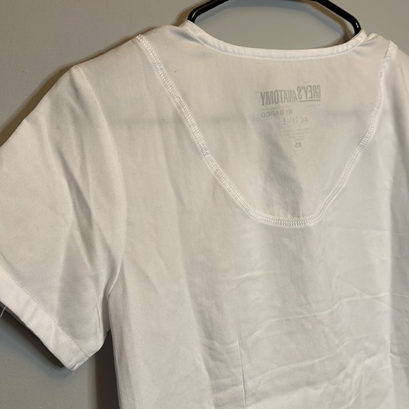 Greys Anatomy by Barco Women’s White V-Neck Scrub Top Size X Small - Picture 8 of 14